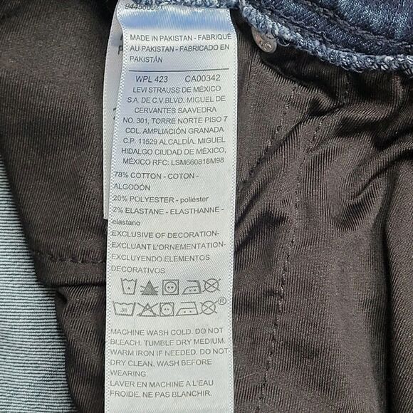 Levi 20S 35x23 Signature Gold Label Levi Strauss Totally Shaping Straight Capri - Picture 12 of 13